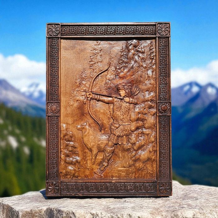 Дърворезби, Икони и дървени изделия