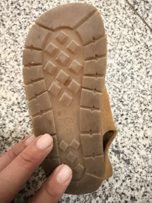 Сандали за малък г-н