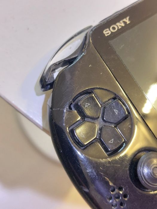 PS Vita 2000 Slim