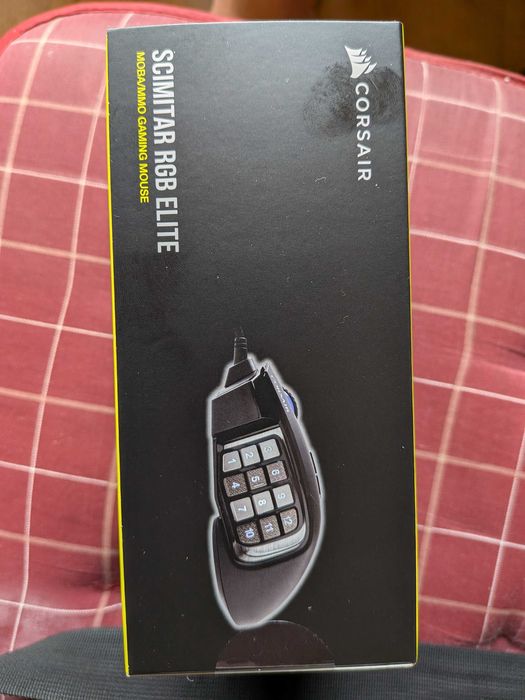 Чисто нова гейминг мишка Corsair Scimitar RGB Elite