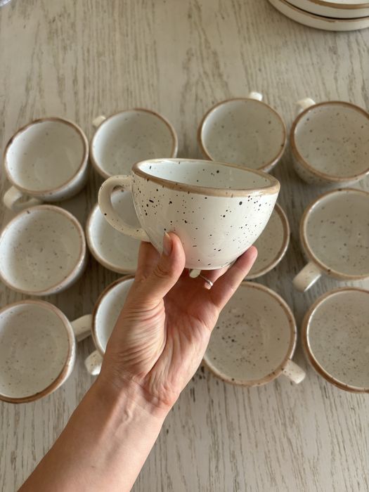 Керамическая посуда чаши, кружки, тарелки