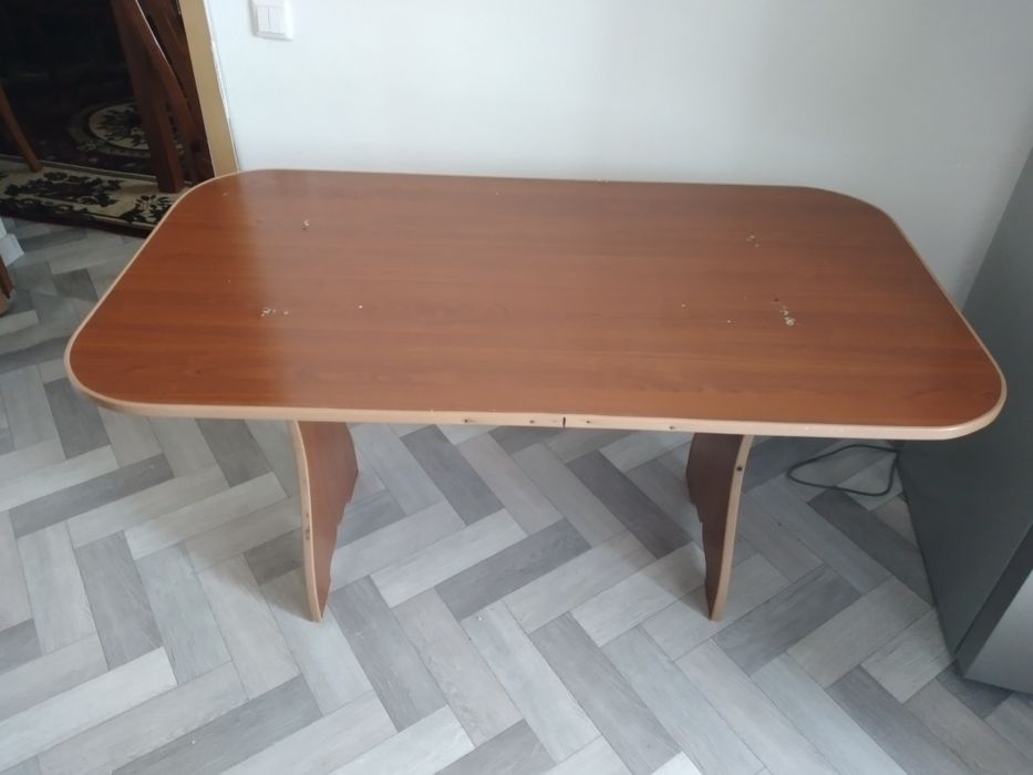 Отдам даром стол