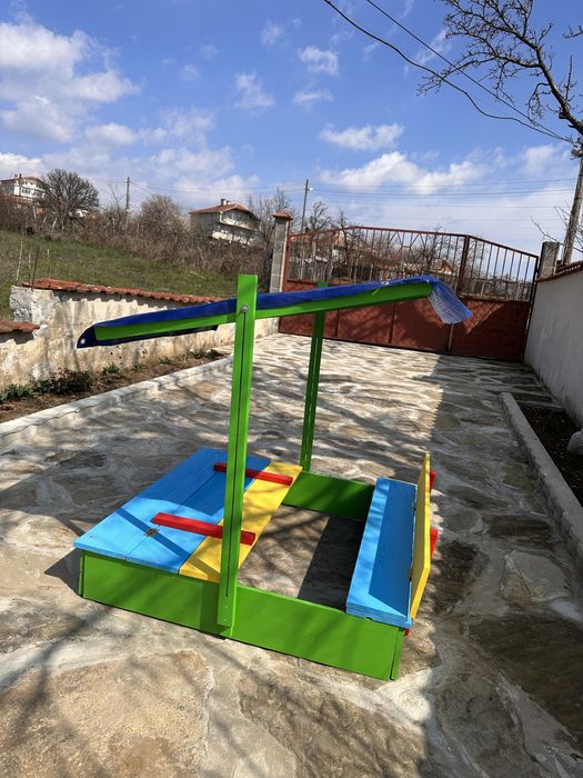 Детски  пясъчник - с пейки и капак (доп. СЕННИК!!)