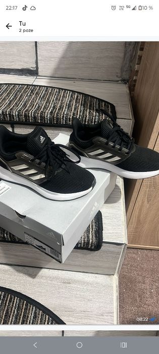 Vând adidași originali sunt ca  ,noi