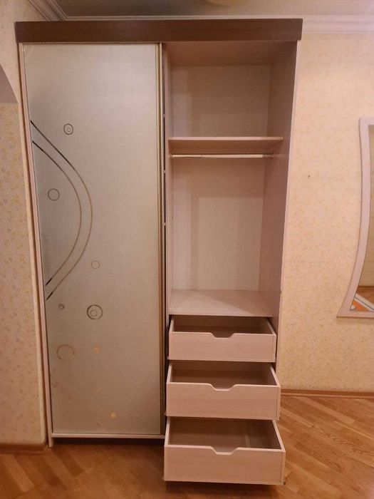 Продам шкаф купе.