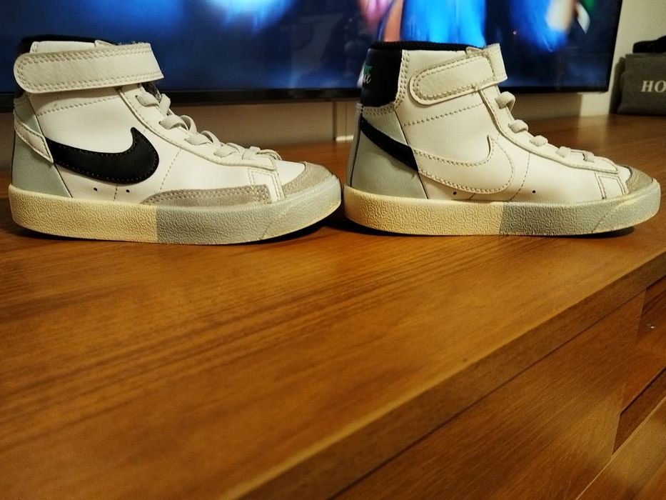 Nike mid-high Blazer Mid '77 de piele, mărimea 28,5