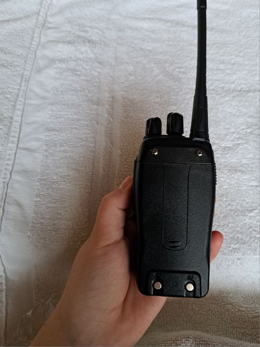 Радийна станция от 8 части ( уоки токи)