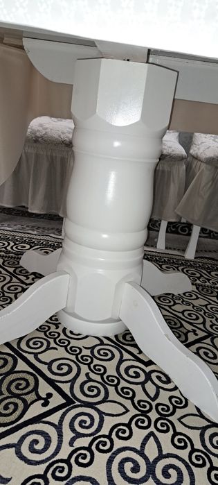 Срочно продам стол с стульями