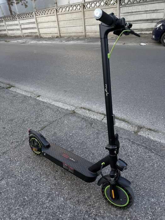 Trotineta MYRIA Road Traveller