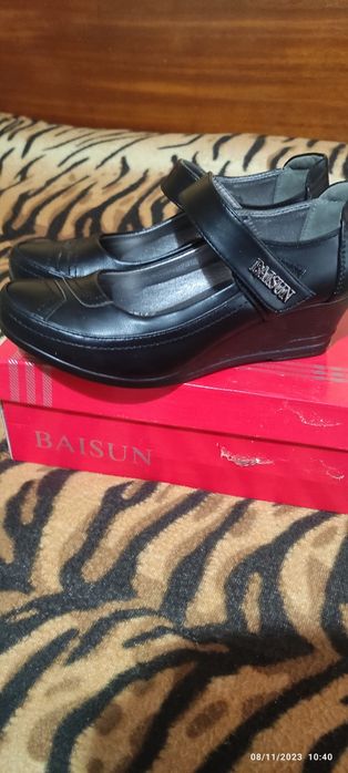 дамски обувки с каишки