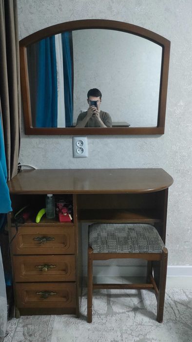 Мебель в древесном исполнений