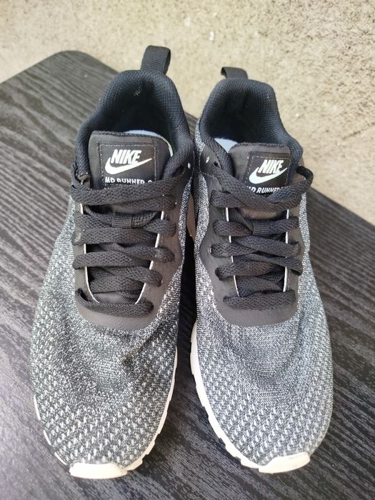 Дамски маратонки Nike черни