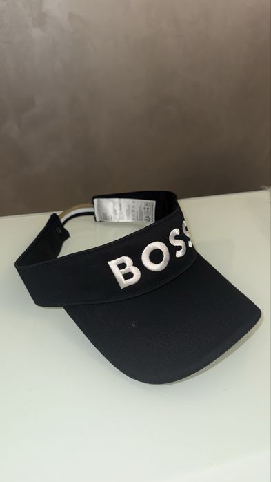 Boss шапка ( козирка ) чисто нова