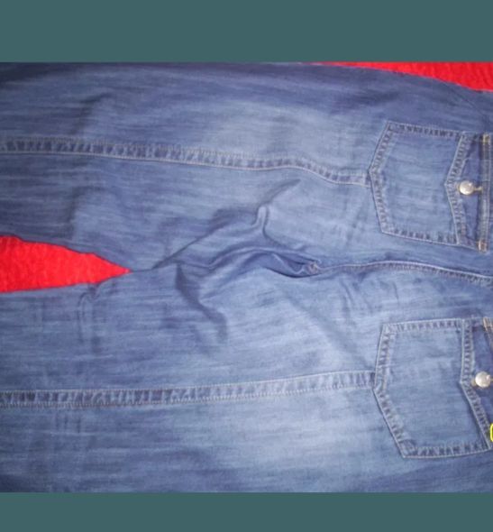 Blugi diferiți firmă măr L