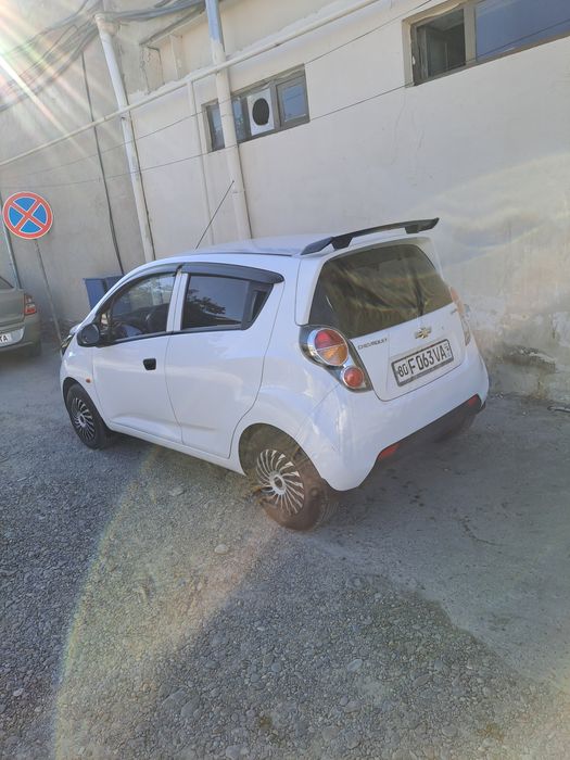 Spark vikupga beriladi