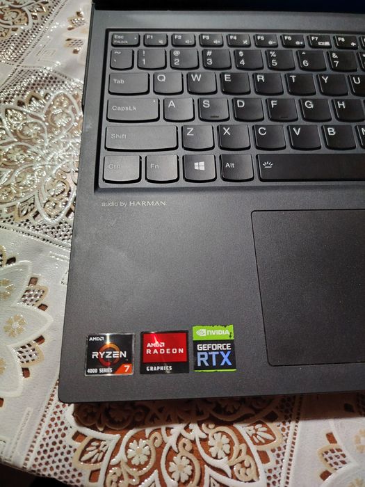 Laptop Gaming Lenovo Legion – Ryzen 7 / RTX 2060 / 16GB RAM – Stare foarte bună