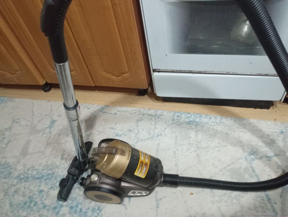 Продам пылесос в рабочем состояние