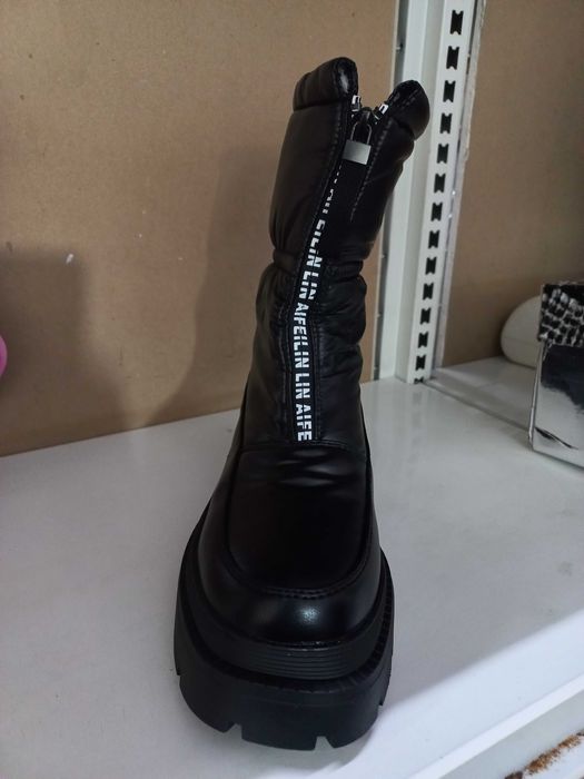 Продавам дамски ботуши