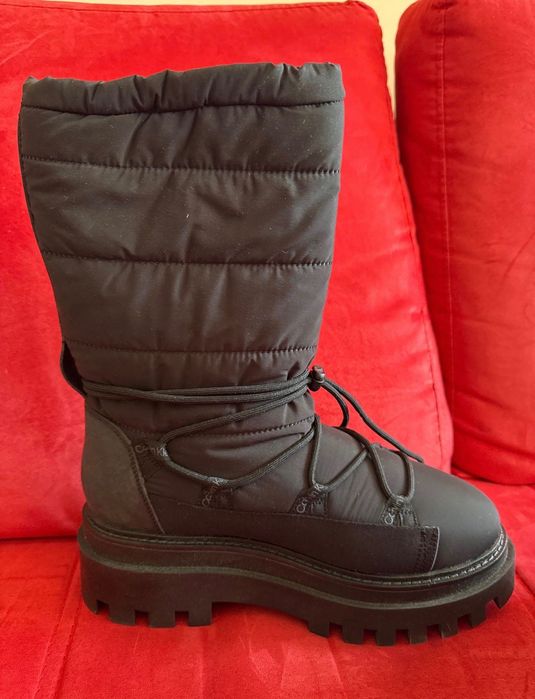 Calvin Klein Jeans- апрески, 40 номер