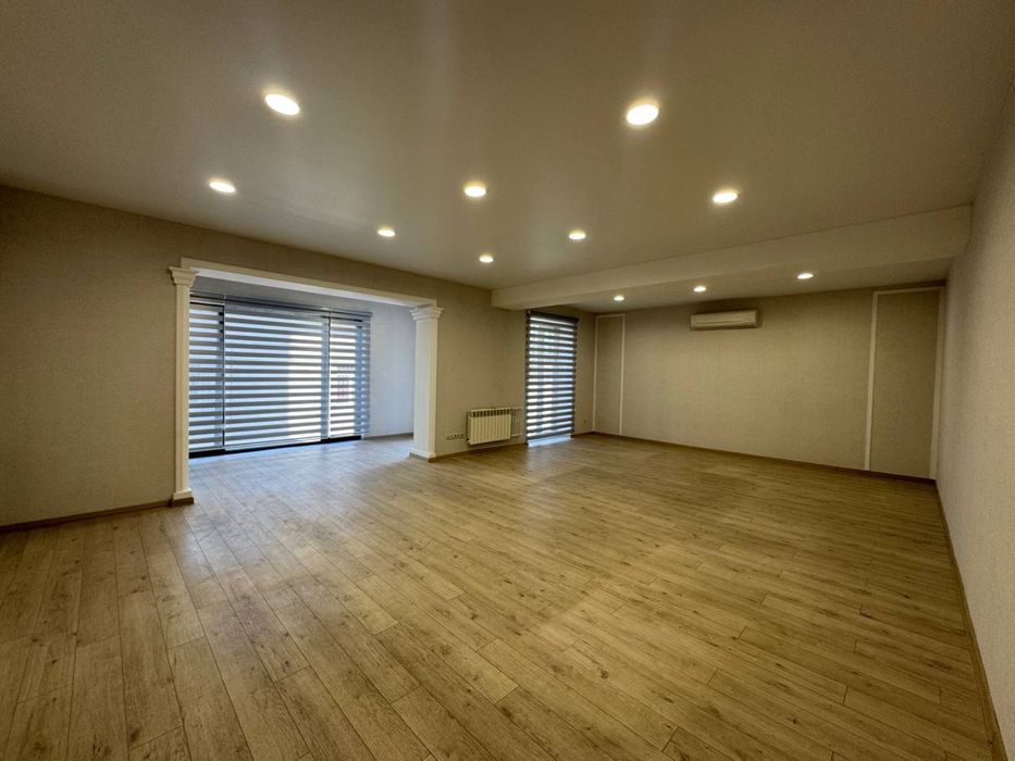 Аренда офис в Центре Города недалеко от Акай сити , 1 этаж