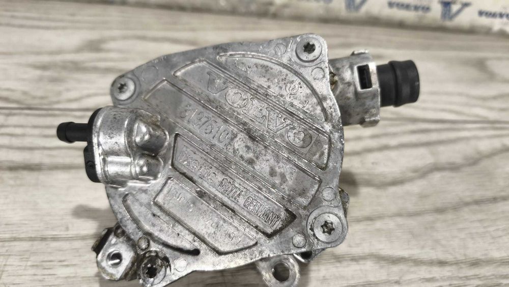 Pompa vacuum Volvo S60 V60 S80 V70 XC70 XC60 XC90 2009-2016 31375107 motoare in 5 cilindri