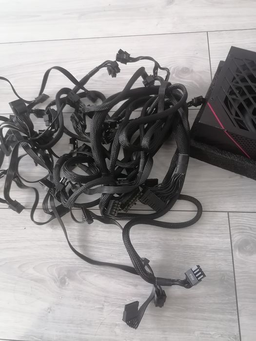 ASUS ROG Strix 850W 80+ Gold + cabluri originale