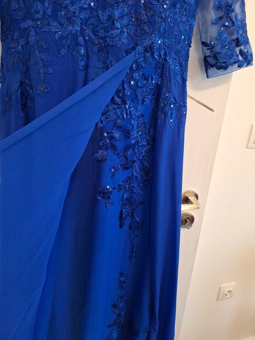 Нова официална рокля