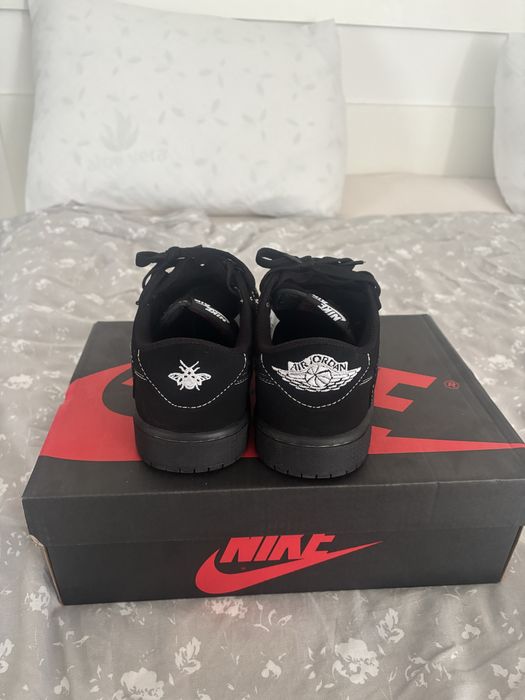 Jordan 1 Travis Scott black phantom