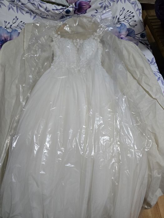 Vand rochie de mirease White Lady