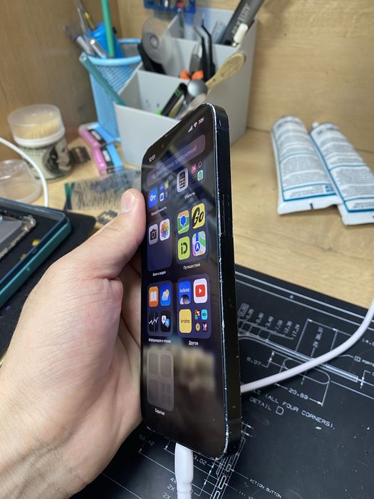 iPhone 13 сатам срочна продам