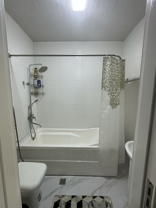 Продается 2 этажный дом, напротив 10 квартала