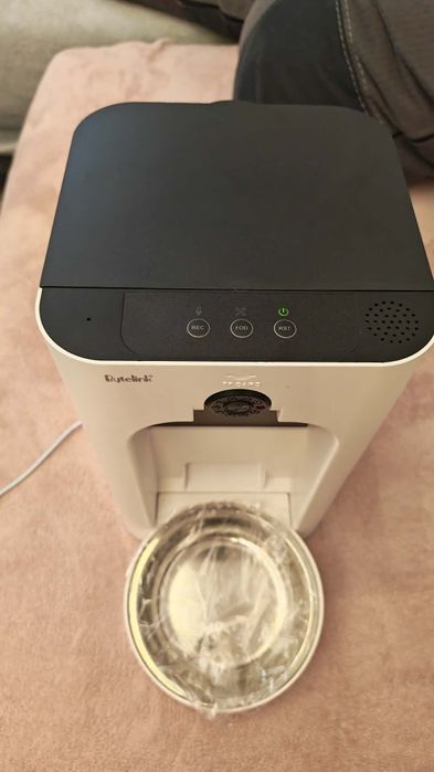 Автоматична хранилка за котета имкучета