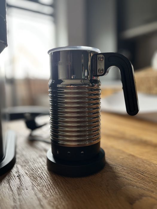 Aparat cafea Vertuo Plus Nespresso + Aerocinno 4