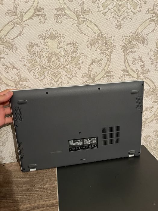 ASUS Vivobook 11