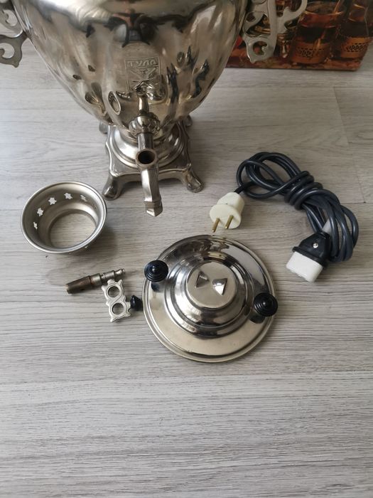 Руски самувар нов