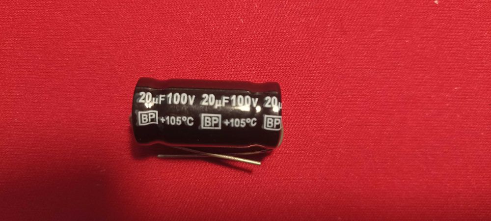 Кондензатор 20uF 100v