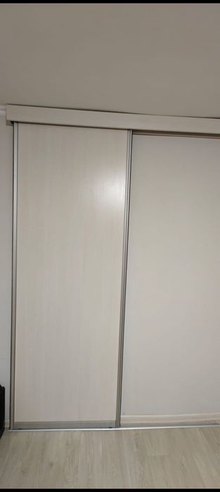 Дверь в гардероб.