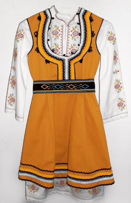 Български народни носии, костюми, мъжки/дамски/детски с бродерия