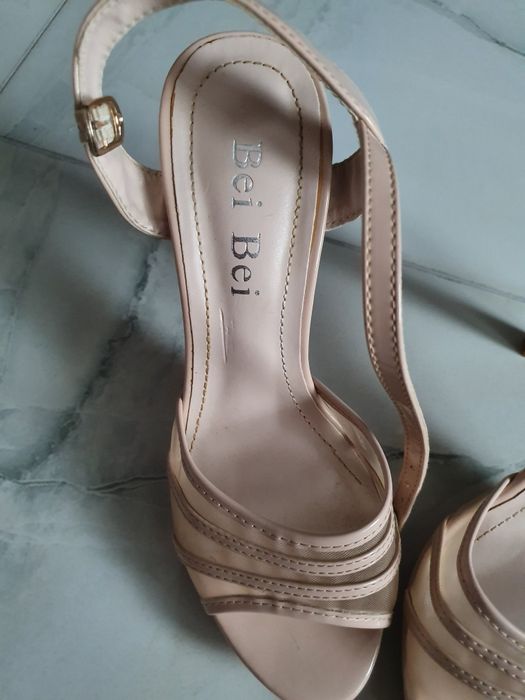 Sandale nr 37,toc de 10,,preț 60 lei