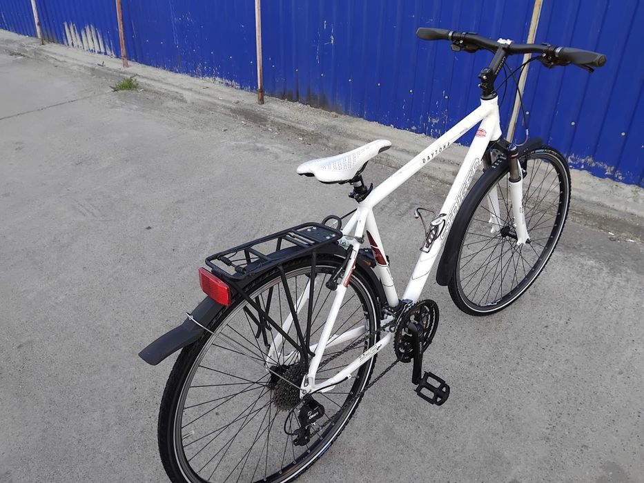 Vând bicicleta din aluminiu pentru bărbați