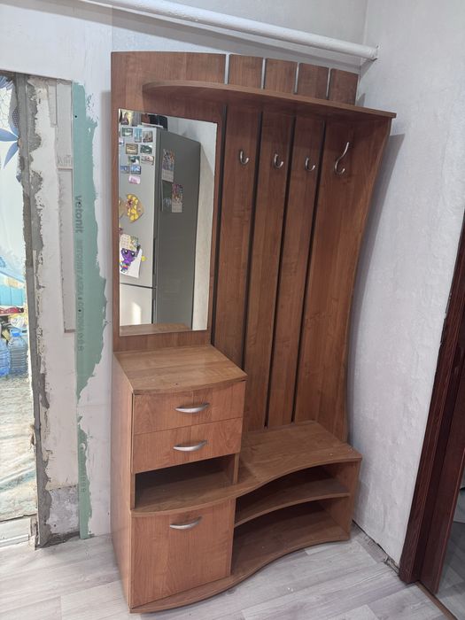 Продам шкаф в прихожку