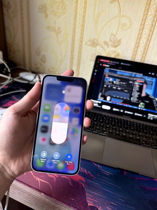 Продаю iPhone 14 256gb в отличном состояние