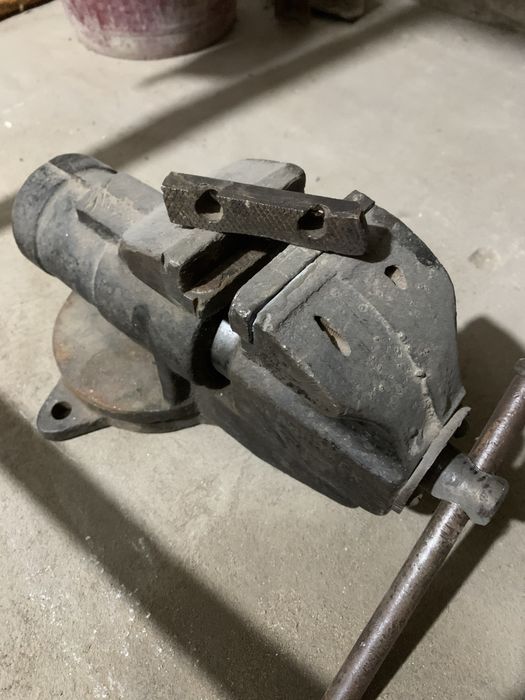 Тиски сотаман