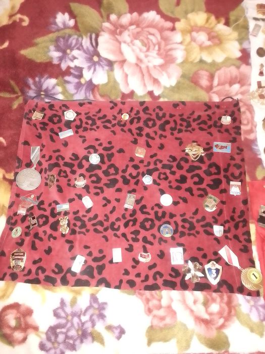 Ёлочные игрушки.значки