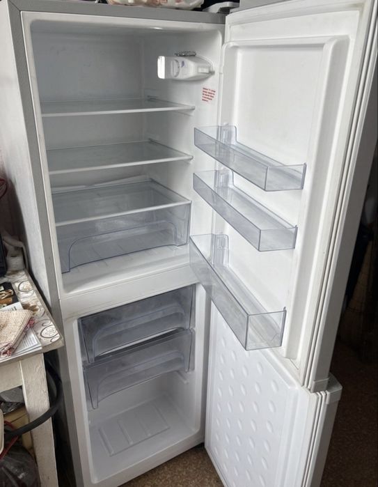 Холодильник серый