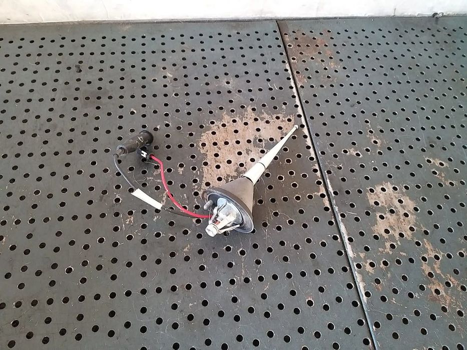 Antena radio dodge caliber 04671904ad