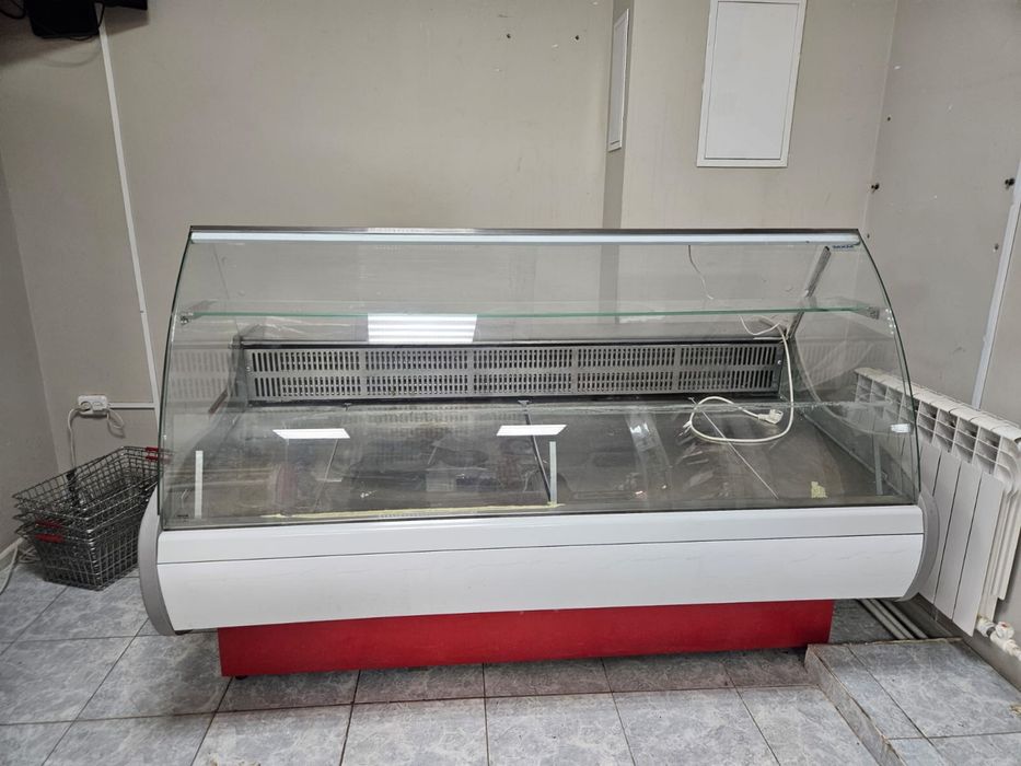 Холодильник,для магазина