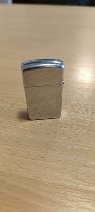 Bricheta Zippo slim colectie cristale Swarovski