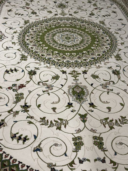 Иранский ковер в отличном состоянии