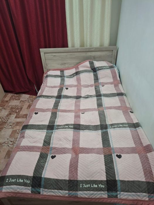 Продам спальный гарнитур б/у.